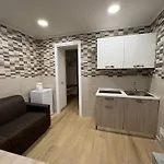 Leone House Lejlighed