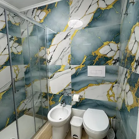 Apartment Leone House *